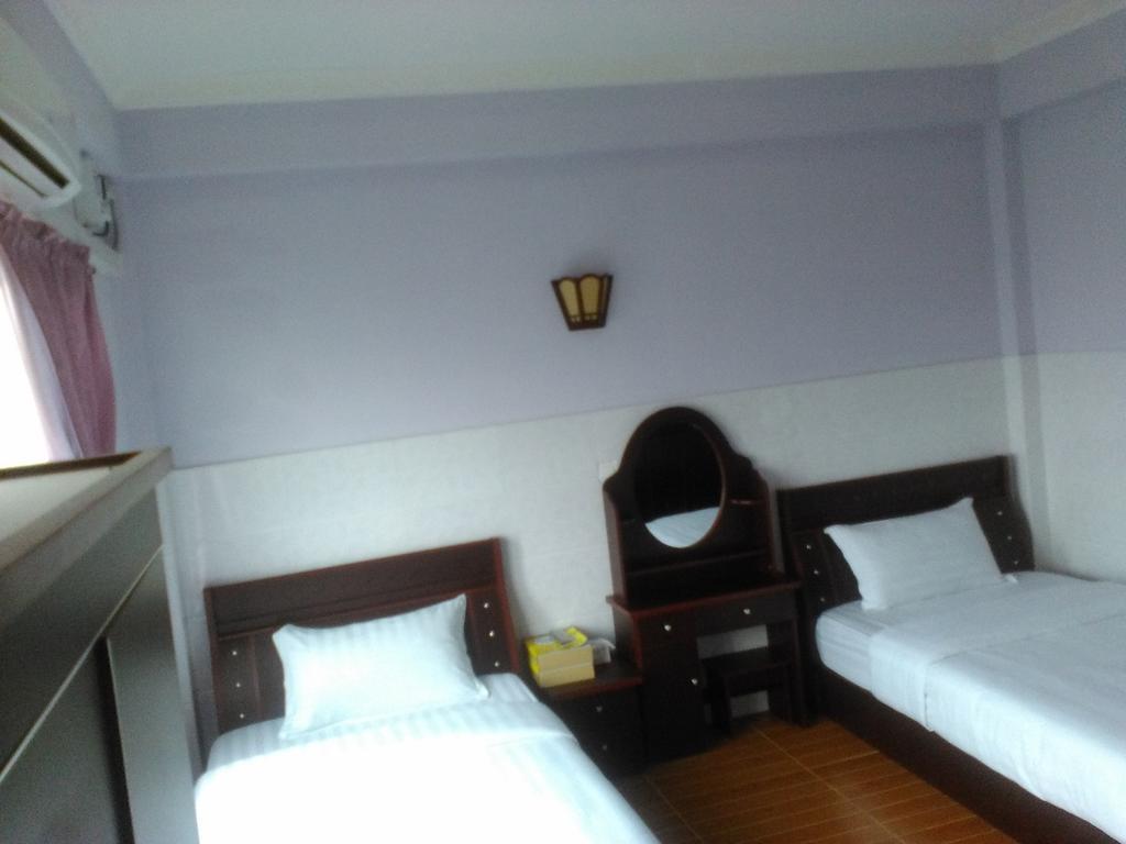 Hotel 99 Pyin Oo Lwin Exteriör bild