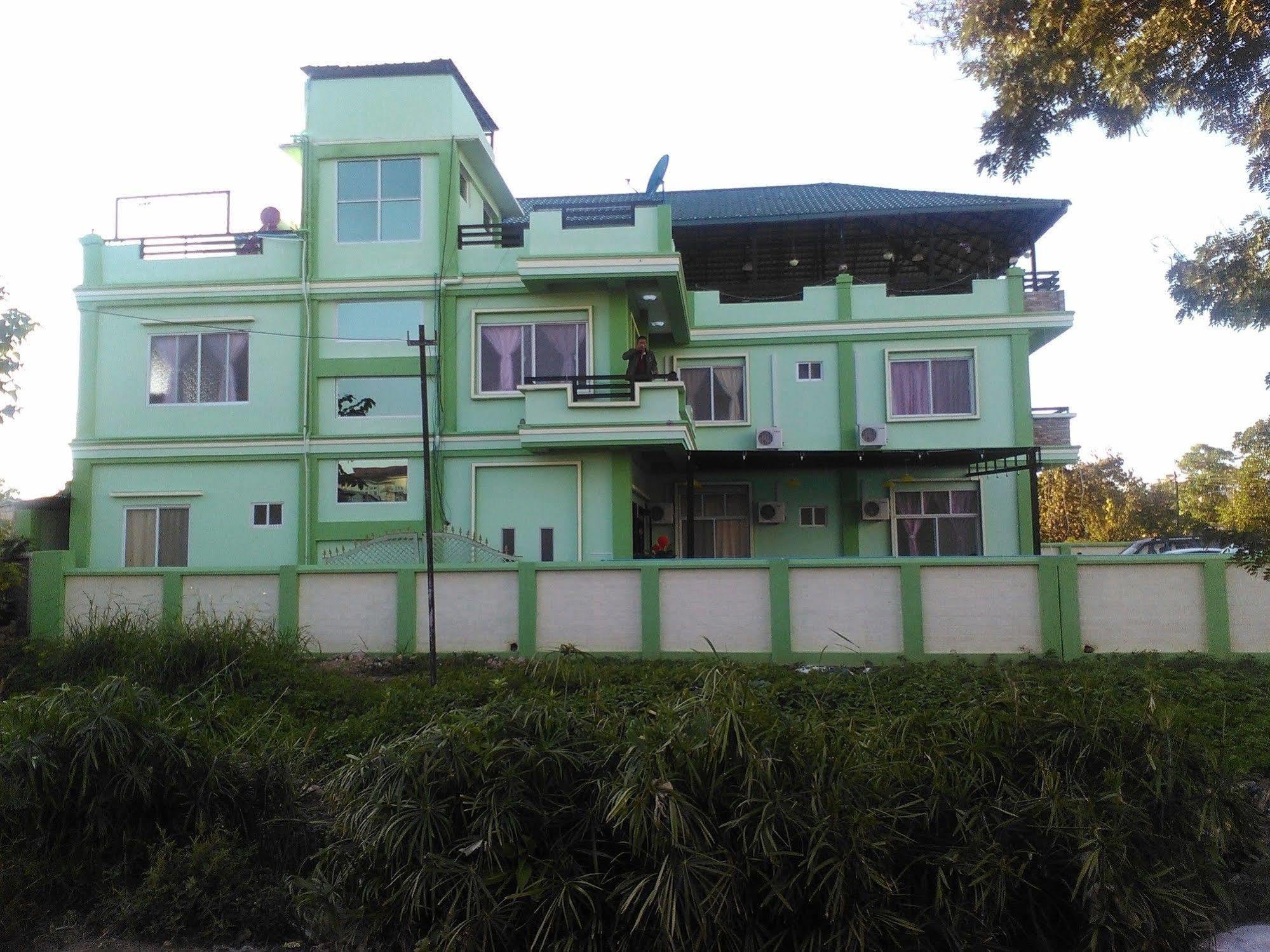 Hotel 99 Pyin Oo Lwin Exteriör bild