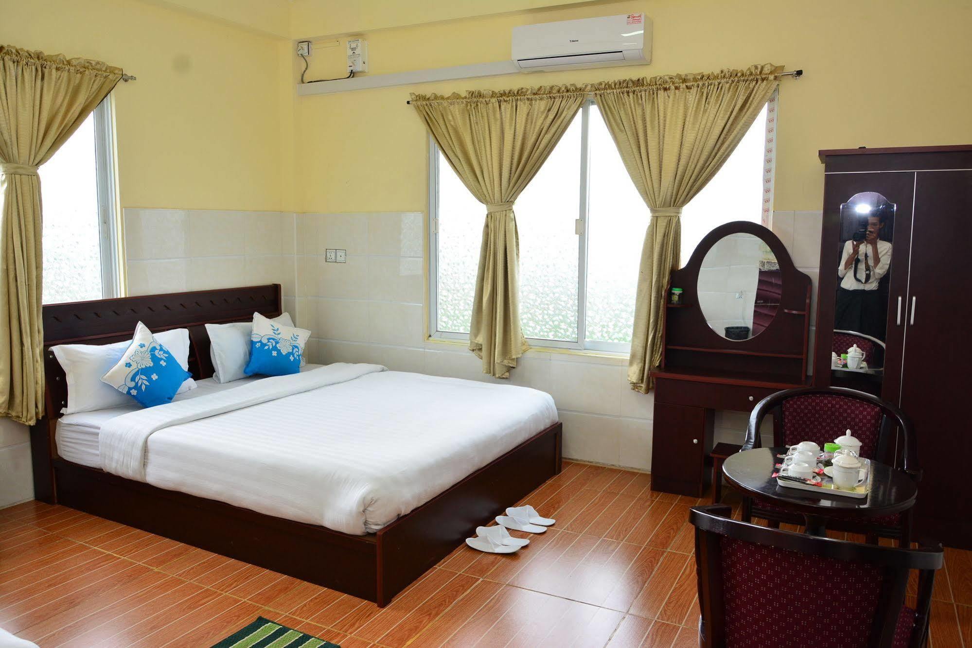Hotel 99 Pyin Oo Lwin Exteriör bild