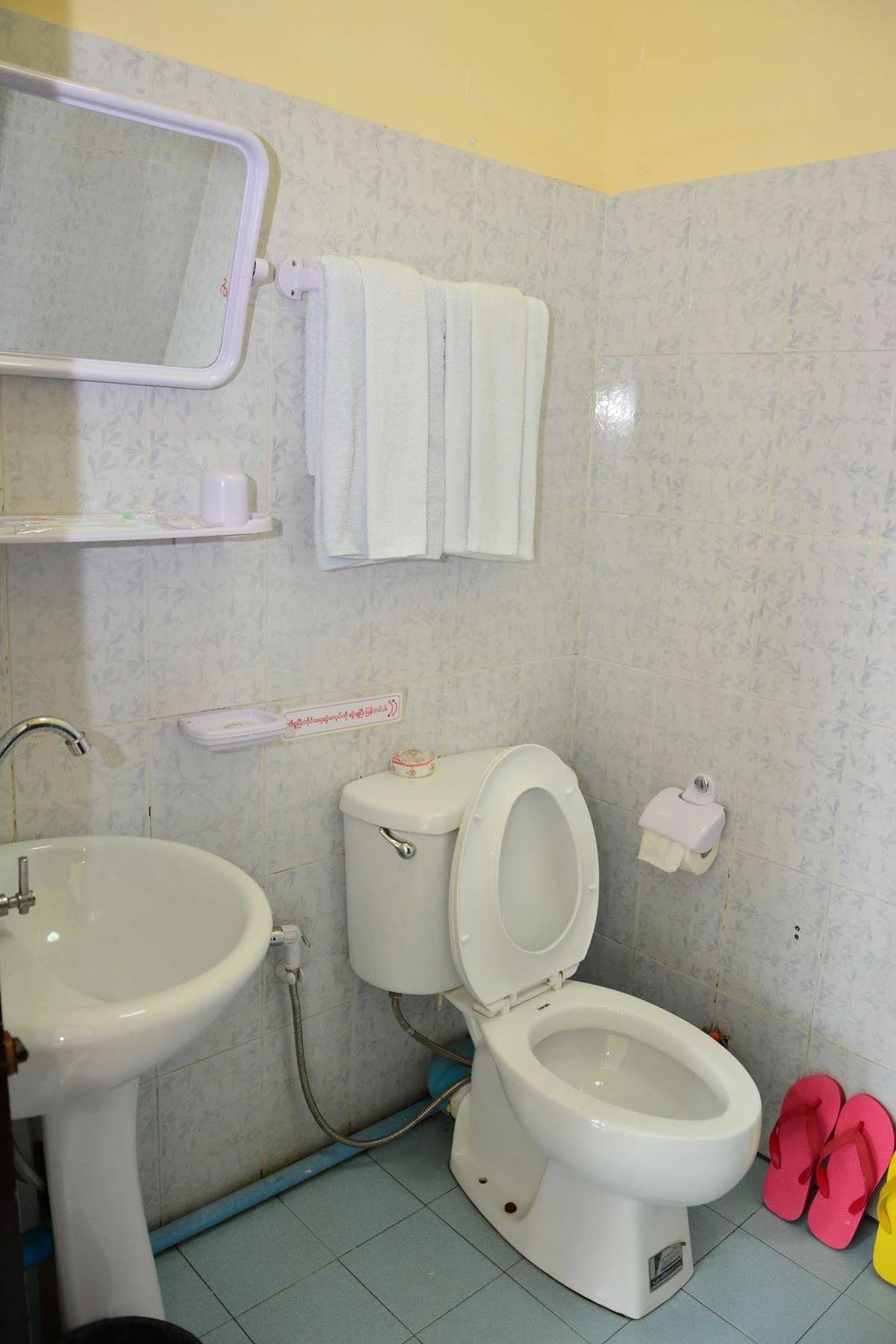 Hotel 99 Pyin Oo Lwin Exteriör bild