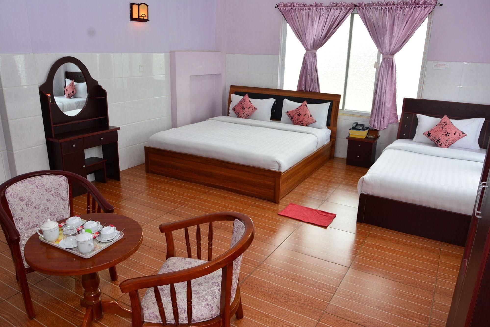 Hotel 99 Pyin Oo Lwin Exteriör bild
