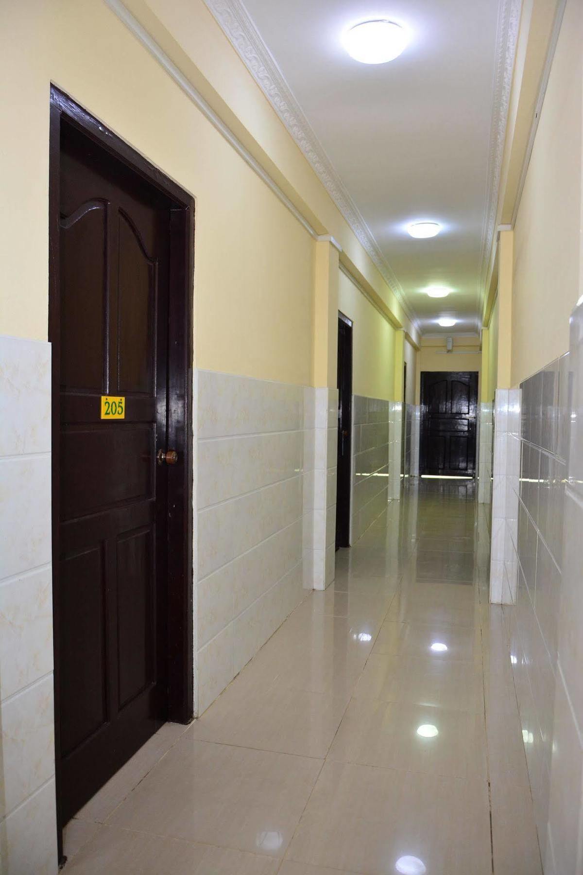 Hotel 99 Pyin Oo Lwin Exteriör bild
